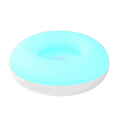 Sistema di controllo universale SPOT di LifeSmart. Disegno per esterni unico. 16 milioni di colori per la luce notturna. Porta di carica USB. Storage in desktop utile. Controllo vocale intelligente. Consigliato per l'uso con la Smart Station.